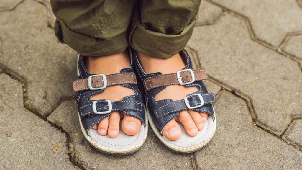 Comment bien choisir une paire de sandales pour enfant ?