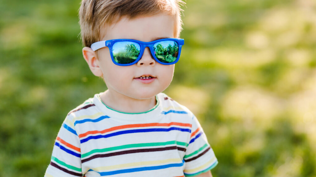 Comment vérifier la qualité des lunettes de soleil pour enfant avant d'acheter ?